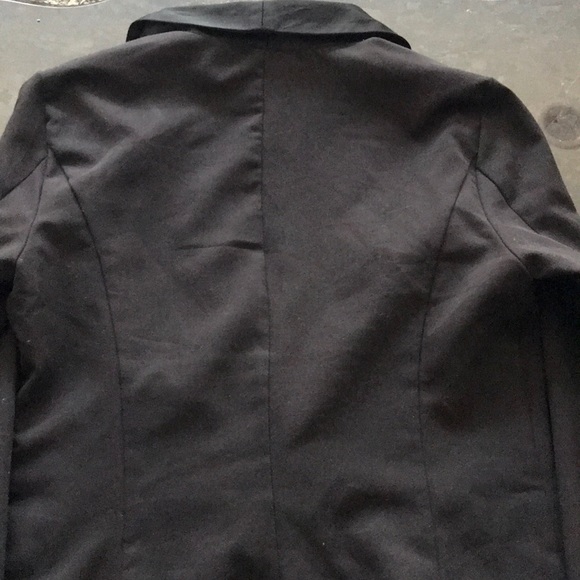 Blazer - Picture 5 of 6